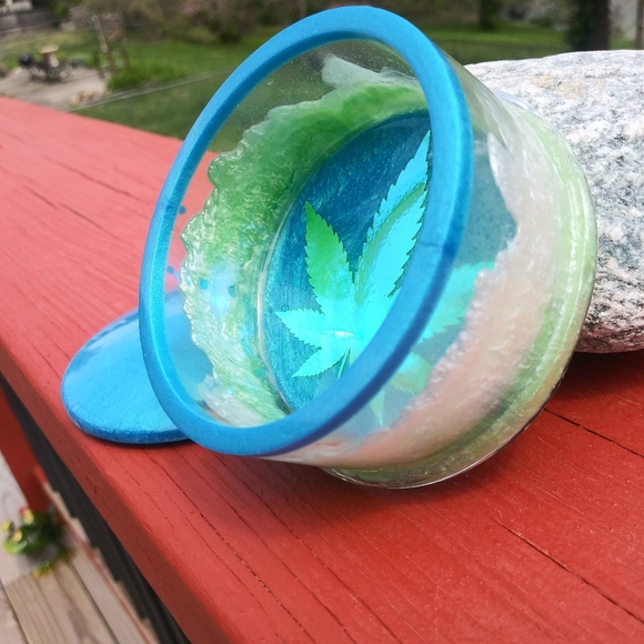 HANDMADE Stash Box Resin Art 420 Cute Gift Round - Picture 10 of 10